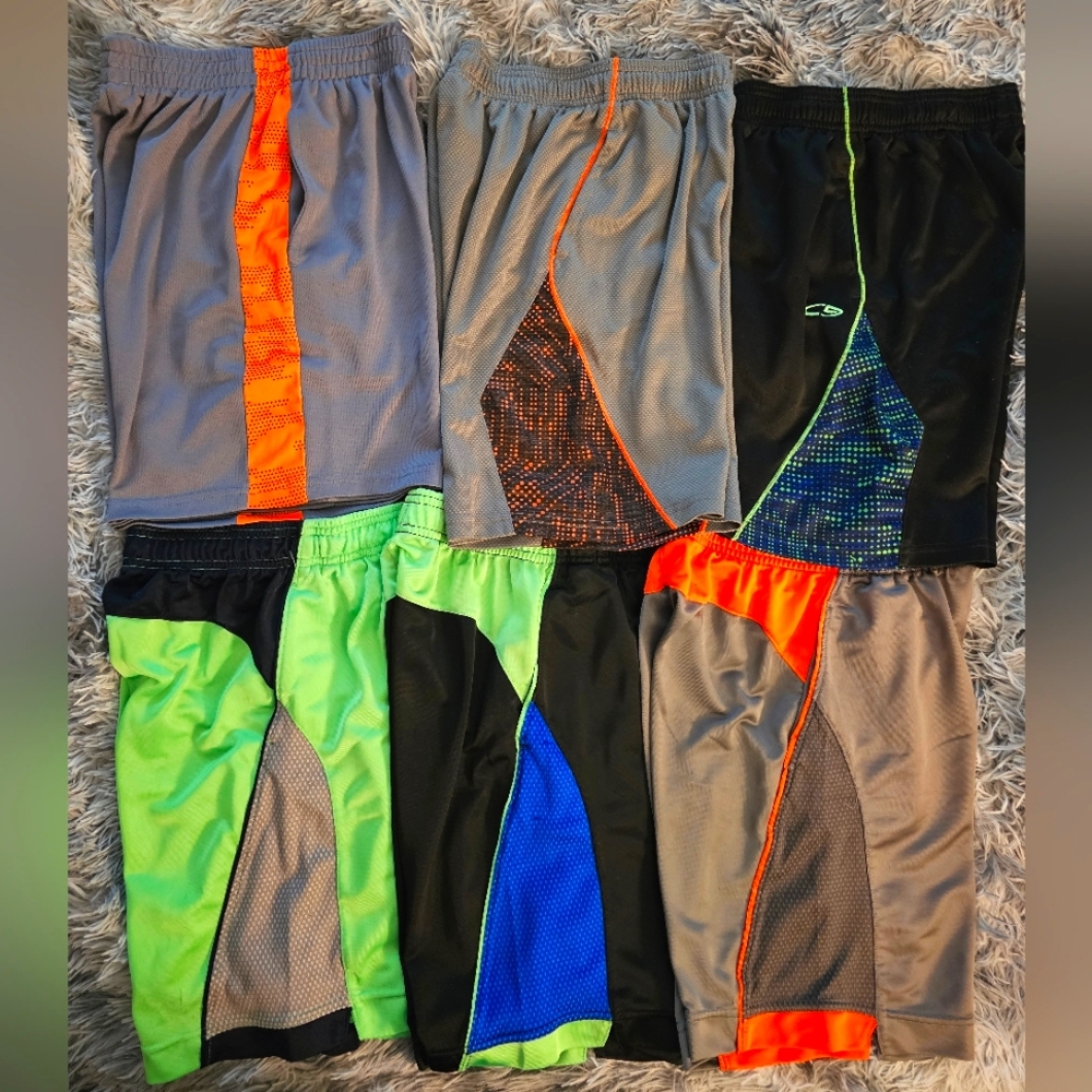 6 Pairs Of Boys Basketball Shorts - Sz Small (6-7) - Picture 2 of 2